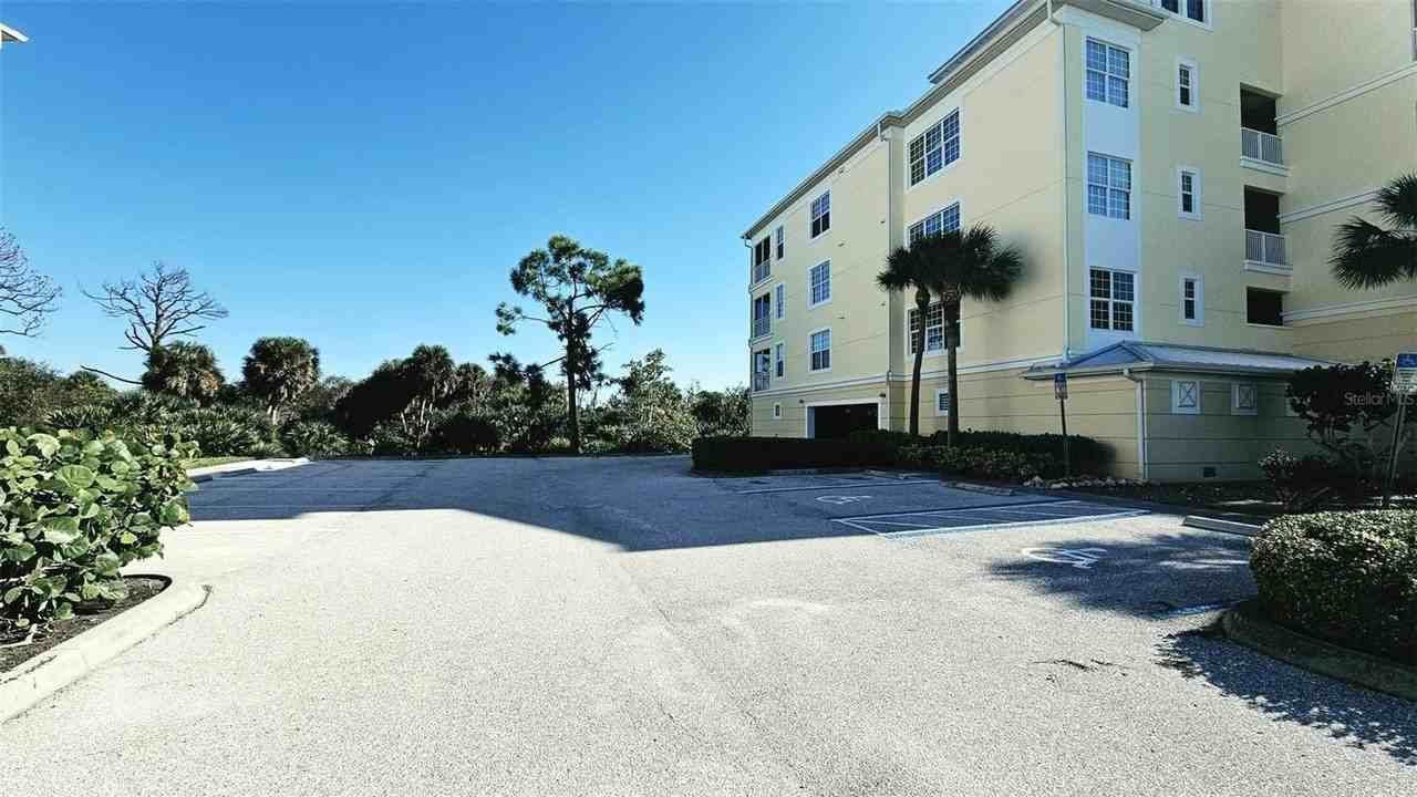 8571 Amberjack Cir #102 - Photo 5 of 50