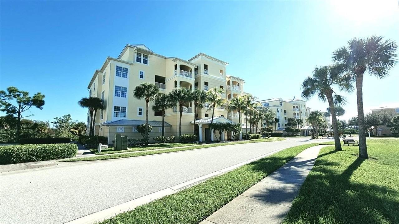 8571 Amberjack Cir #102 - Photo 6 of 50