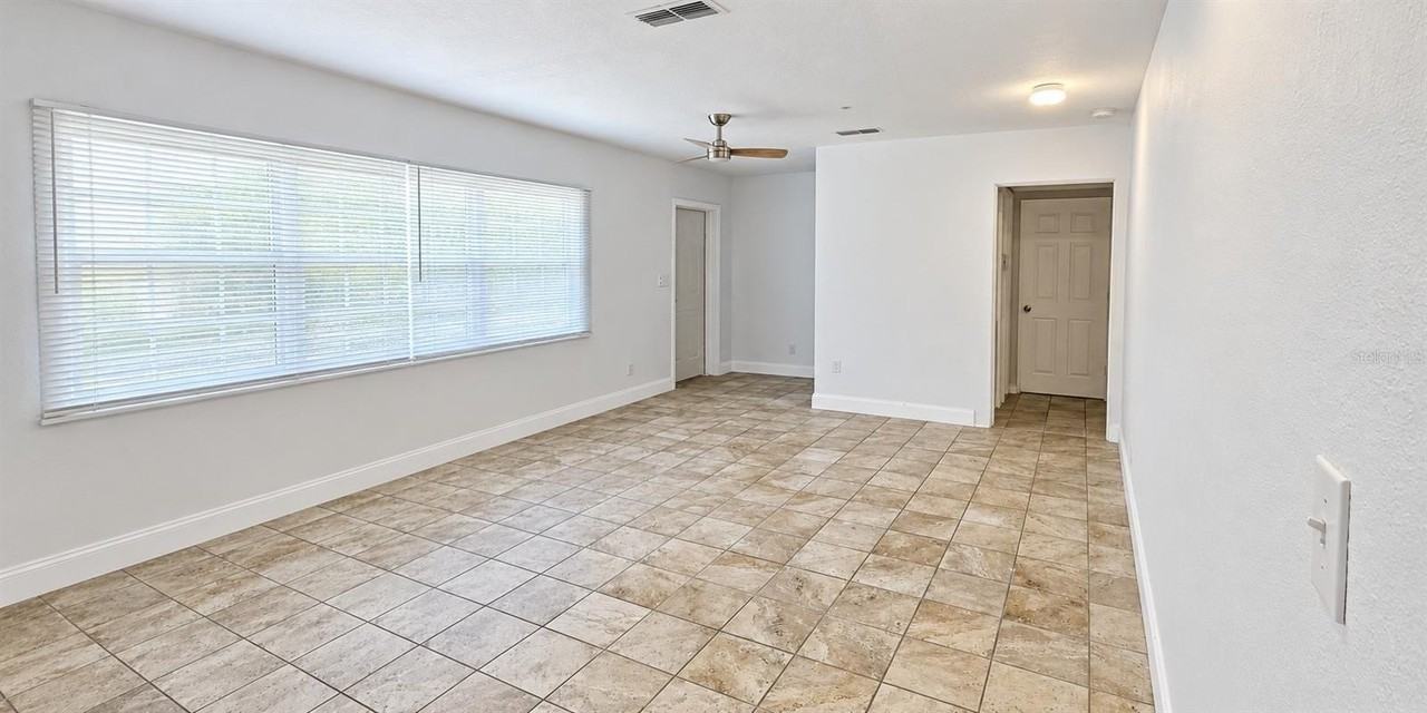 703 Avenue L Se - Photo 3 of 12