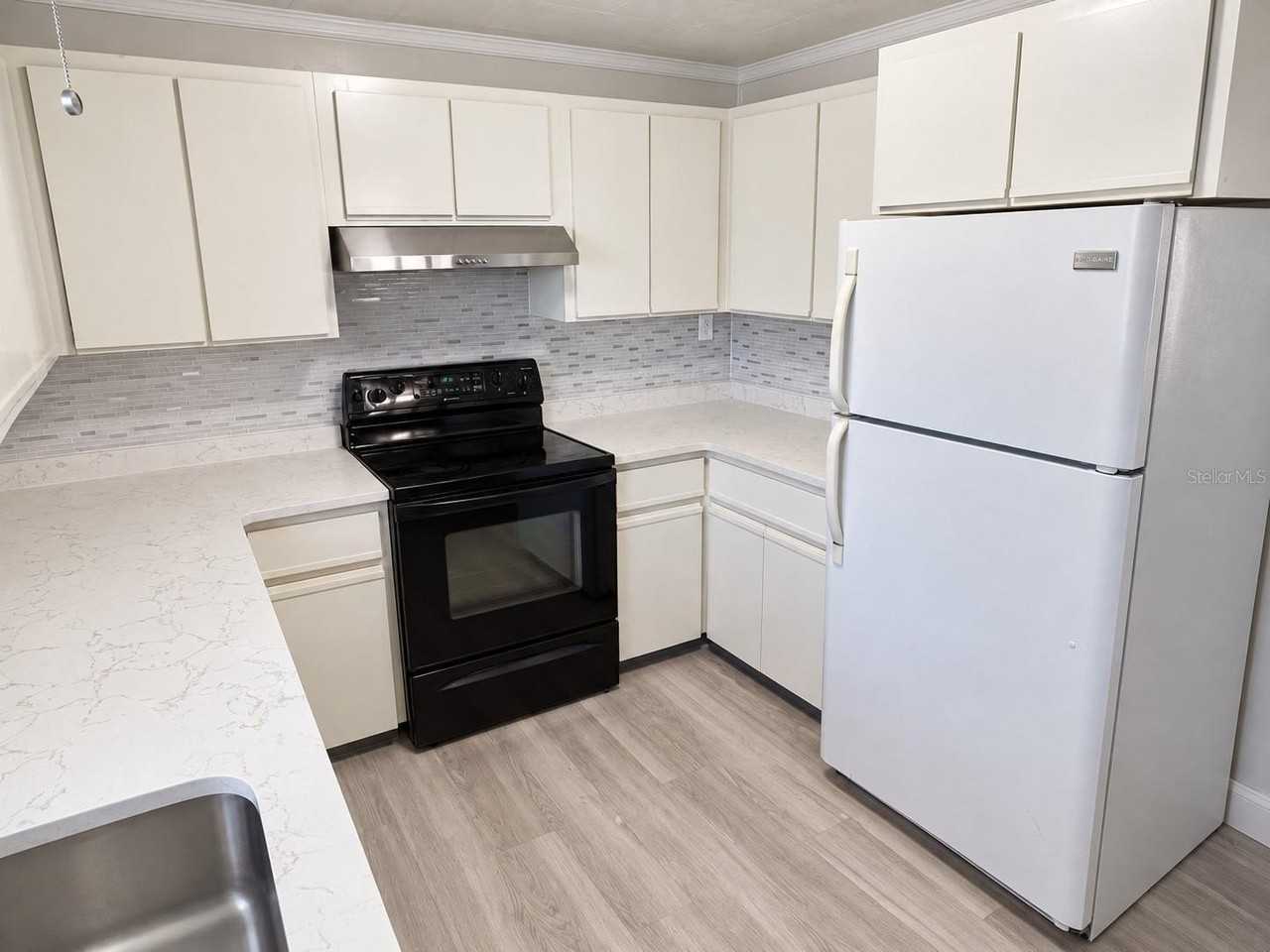 1007 15th Ave Nw - Photo 5 of 25