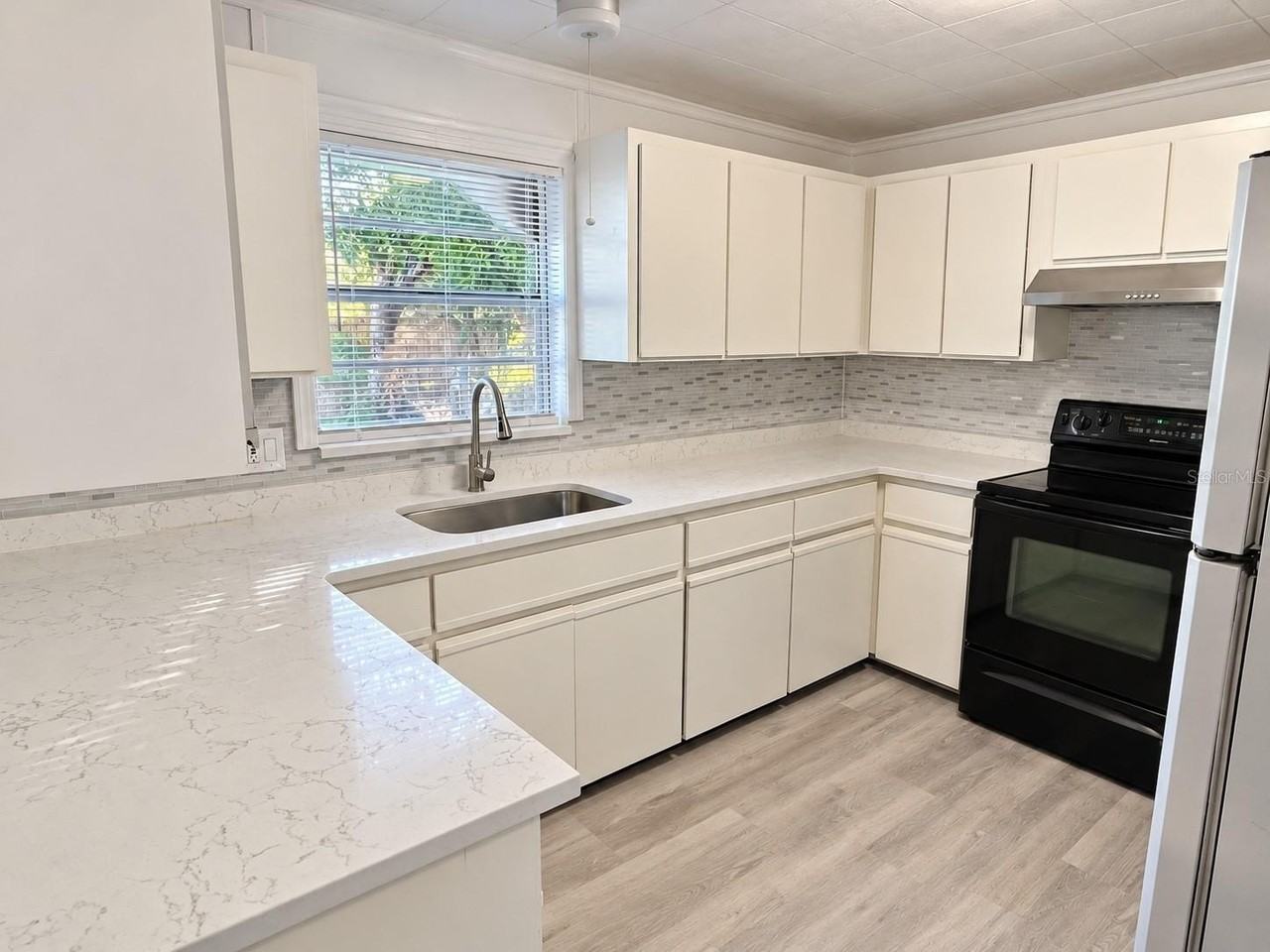 1007 15th Ave Nw - Photo 6 of 25