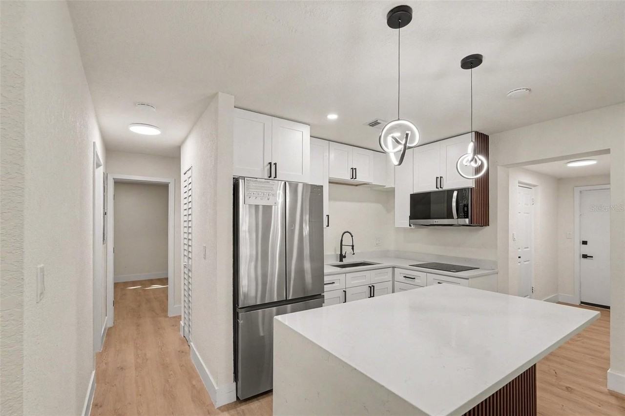 3306 W Wyoming Ave - Photo 6 of 15