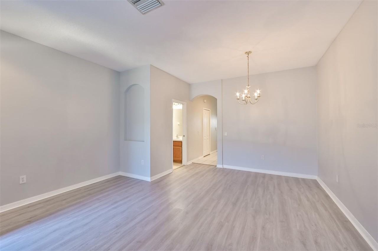 12938 Kings Crossing Dr - Photo 2 of 43