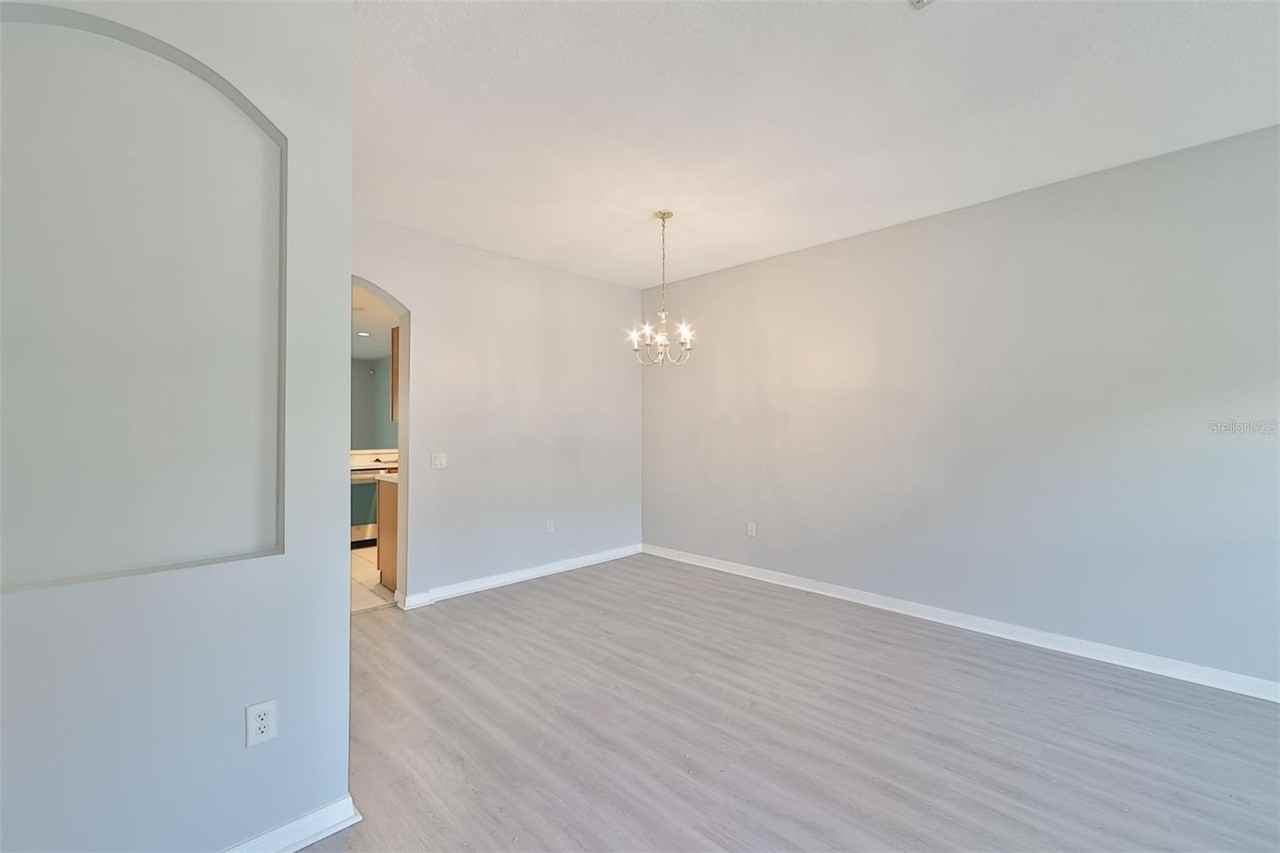 12938 Kings Crossing Dr - Photo 3 of 43