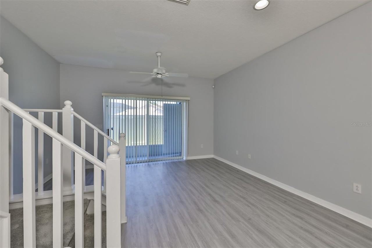 12938 Kings Crossing Dr - Photo 7 of 43