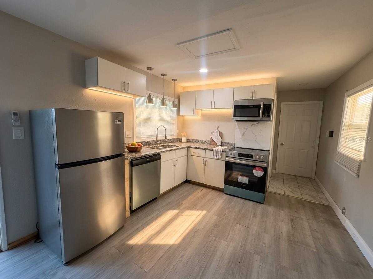 3114 58th Ave N #B - Photo 3 of 7
