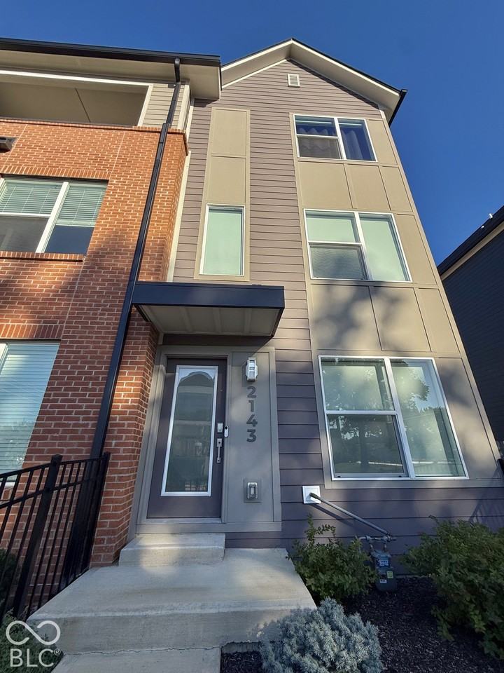 2143 N College Ave - Photo 3 of 26