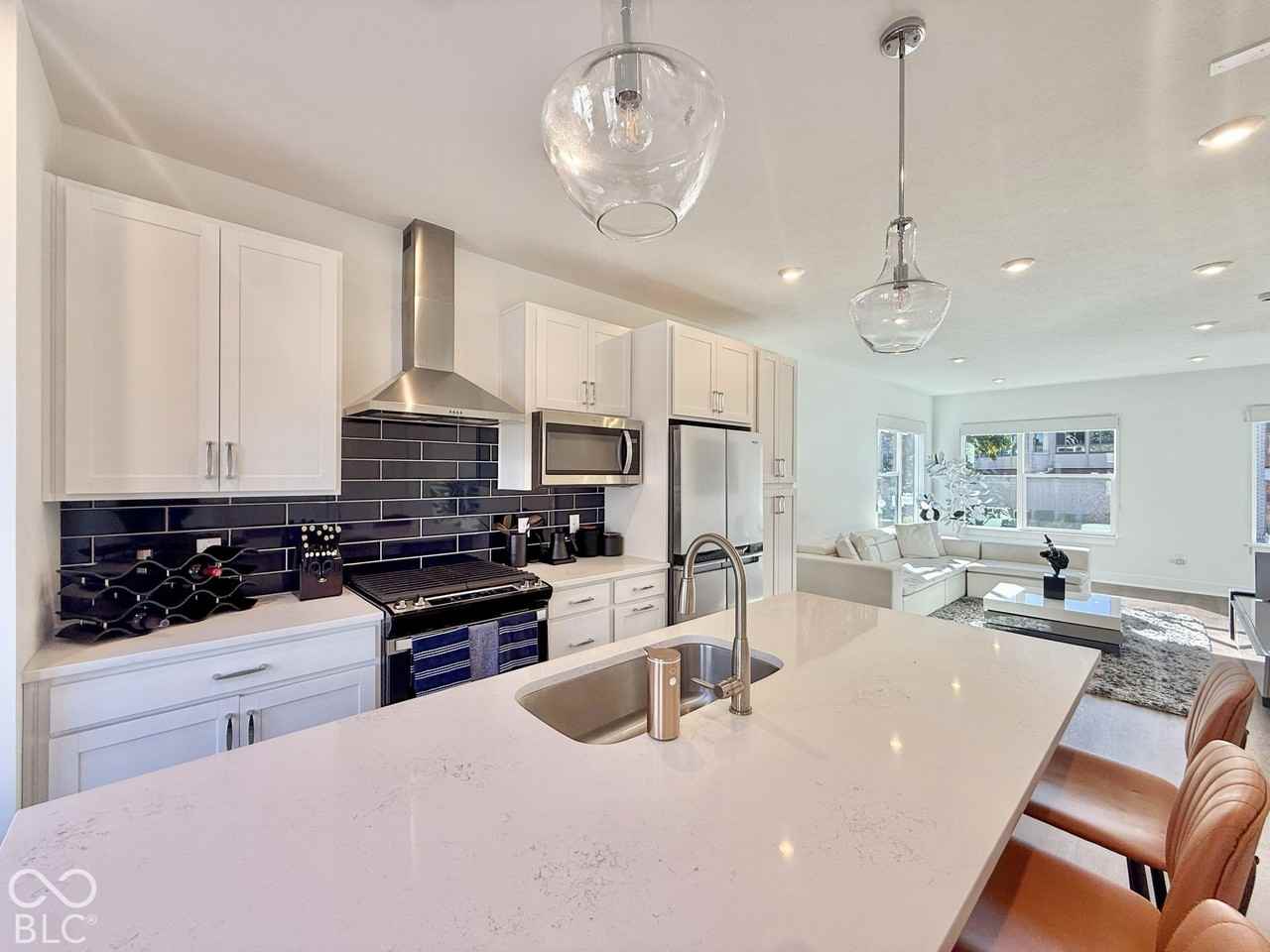 2143 N College Ave - Photo 7 of 26