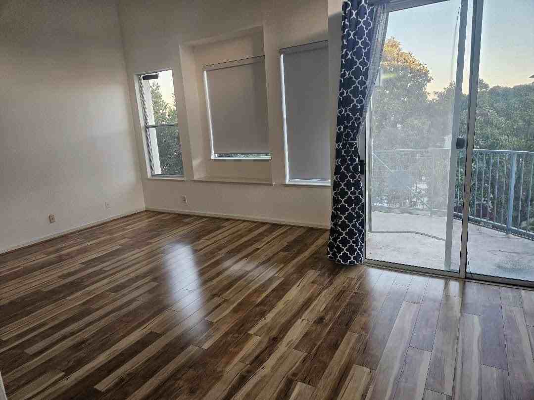 701 Baltic Cir - Photo 2 of 17