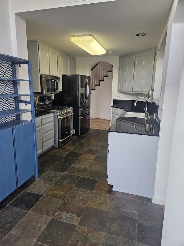 701 Baltic Cir - Photo 3 of 17