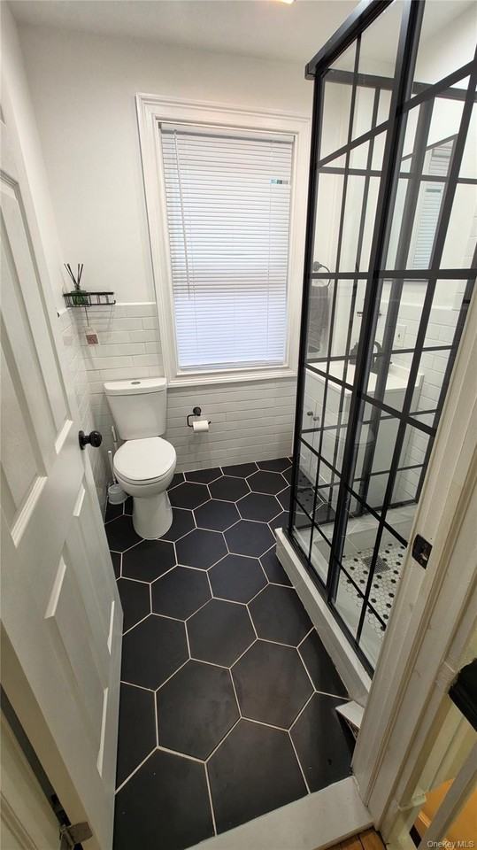 19 Walnut Ave #2 - Photo 4 of 17