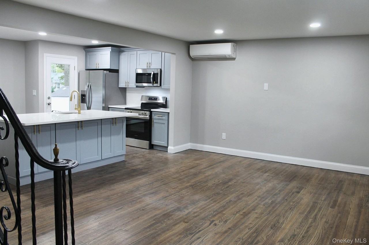 448 Terry Blvd - Photo 3 of 32
