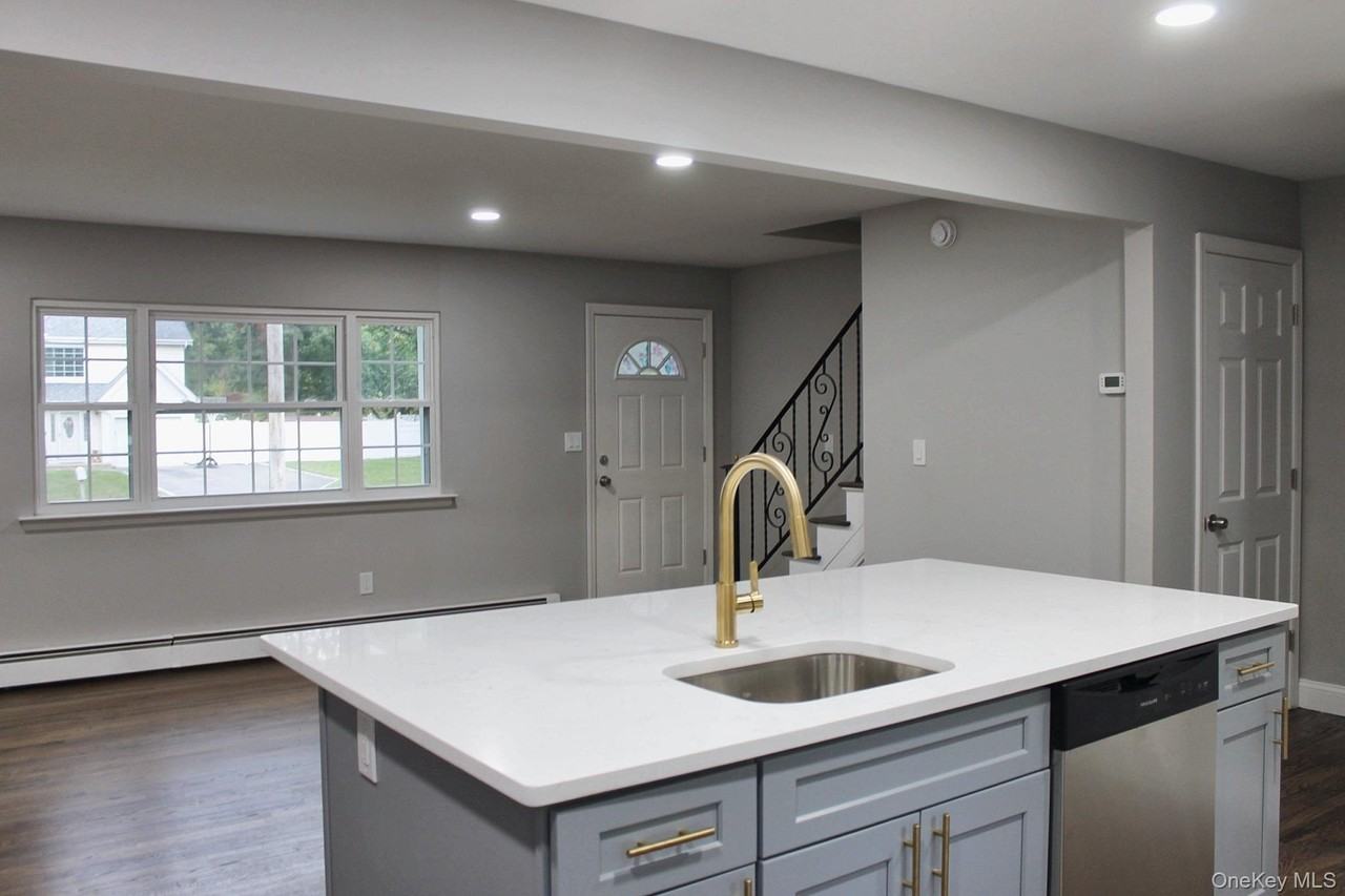 448 Terry Blvd - Photo 6 of 32