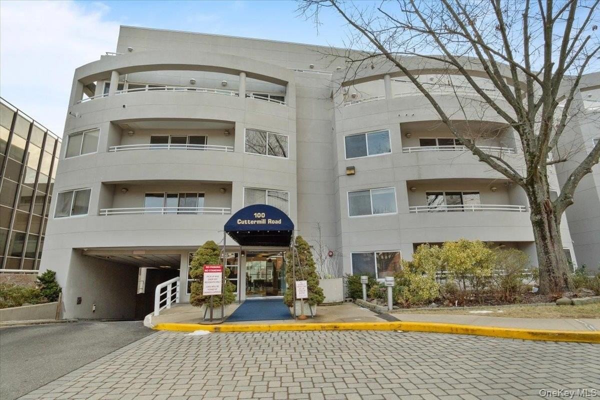 100 Cuttermill Rd #2H