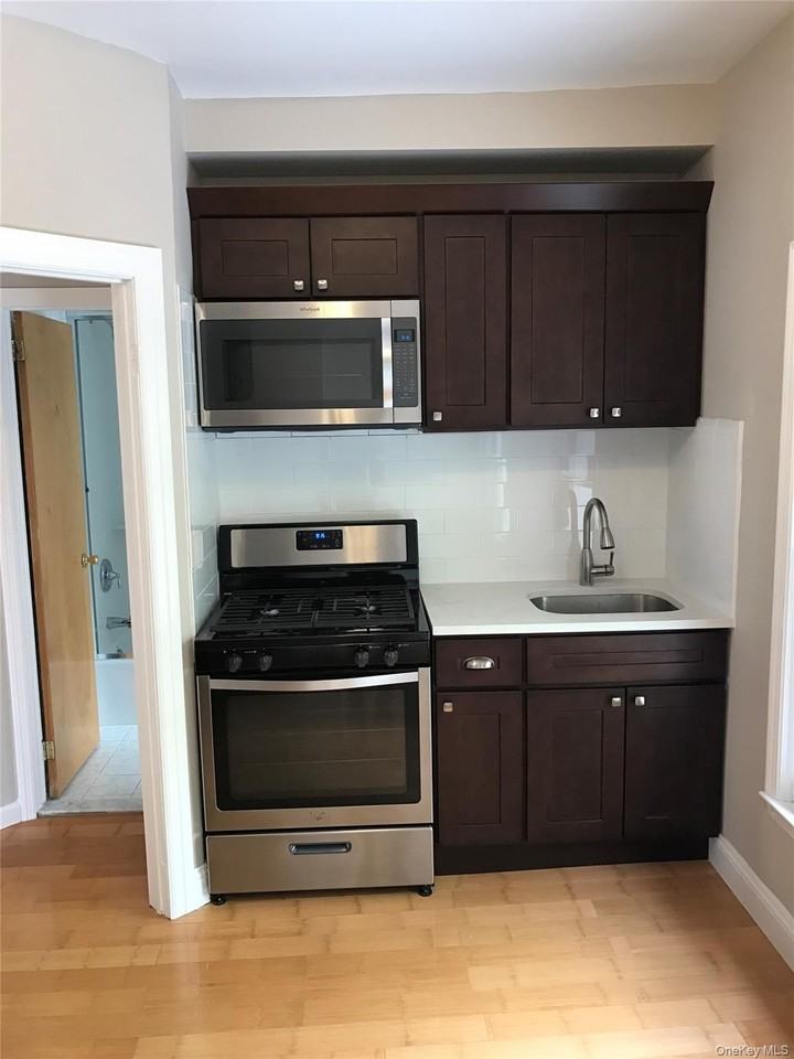 156 Main St #2 - Photo 4 of 16
