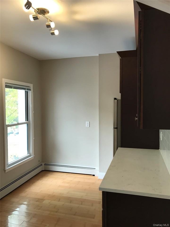 156 Main St #2 - Photo 5 of 16
