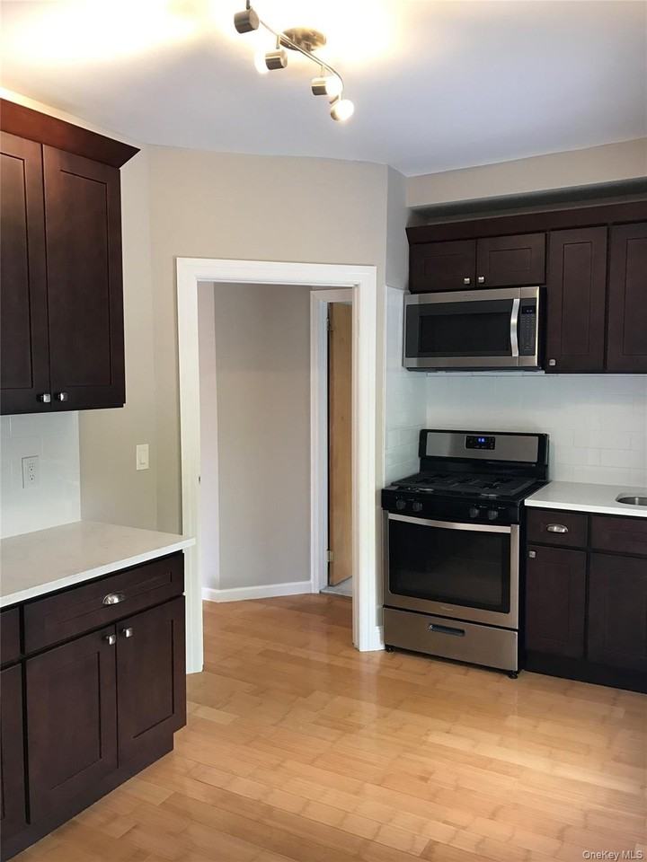 156 Main St #2 - Photo 3 of 12