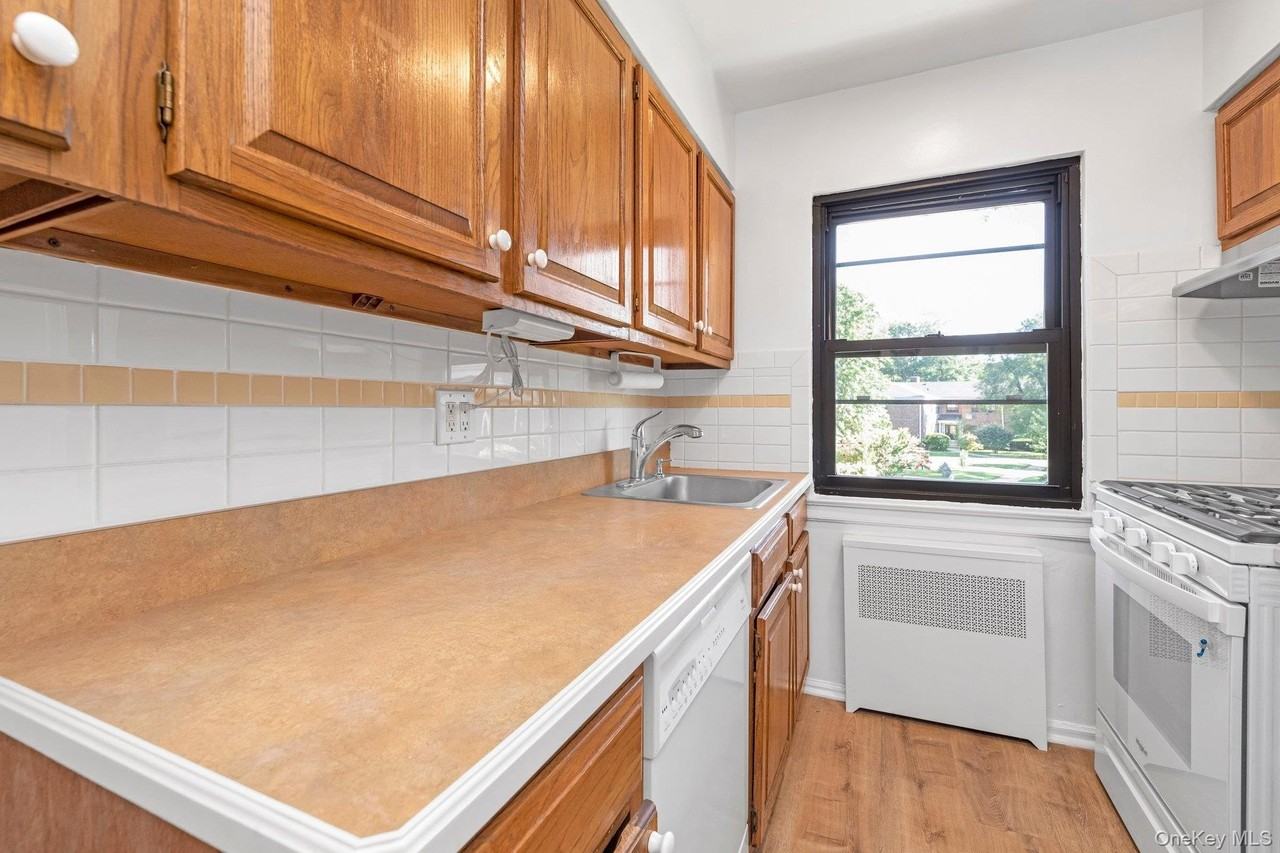 1197 E Broadway #K24 - Photo 6 of 15