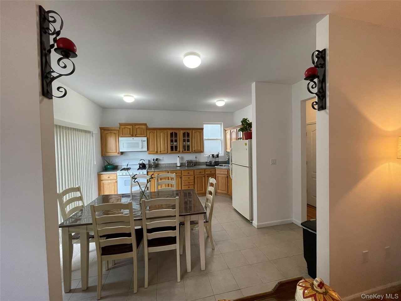 5909 69th St #2R - Photo 3 of 13