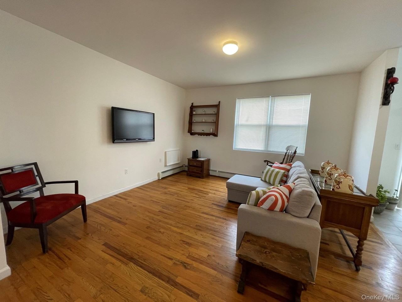 5909 69th St #2R - Photo 4 of 13