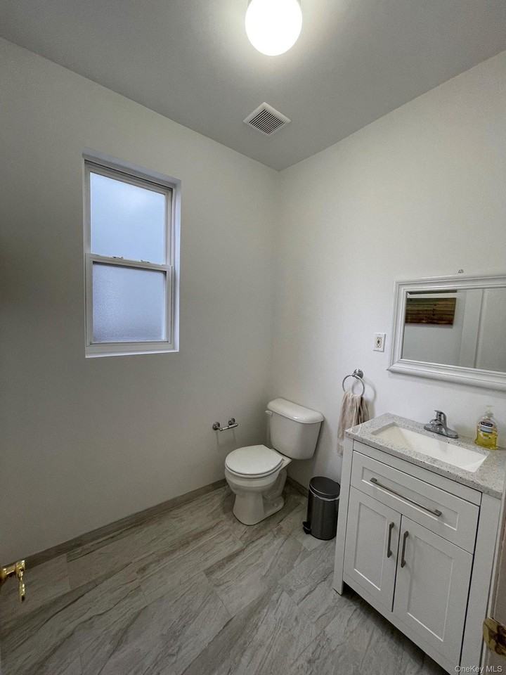 5909 69th St #2R - Photo 6 of 13