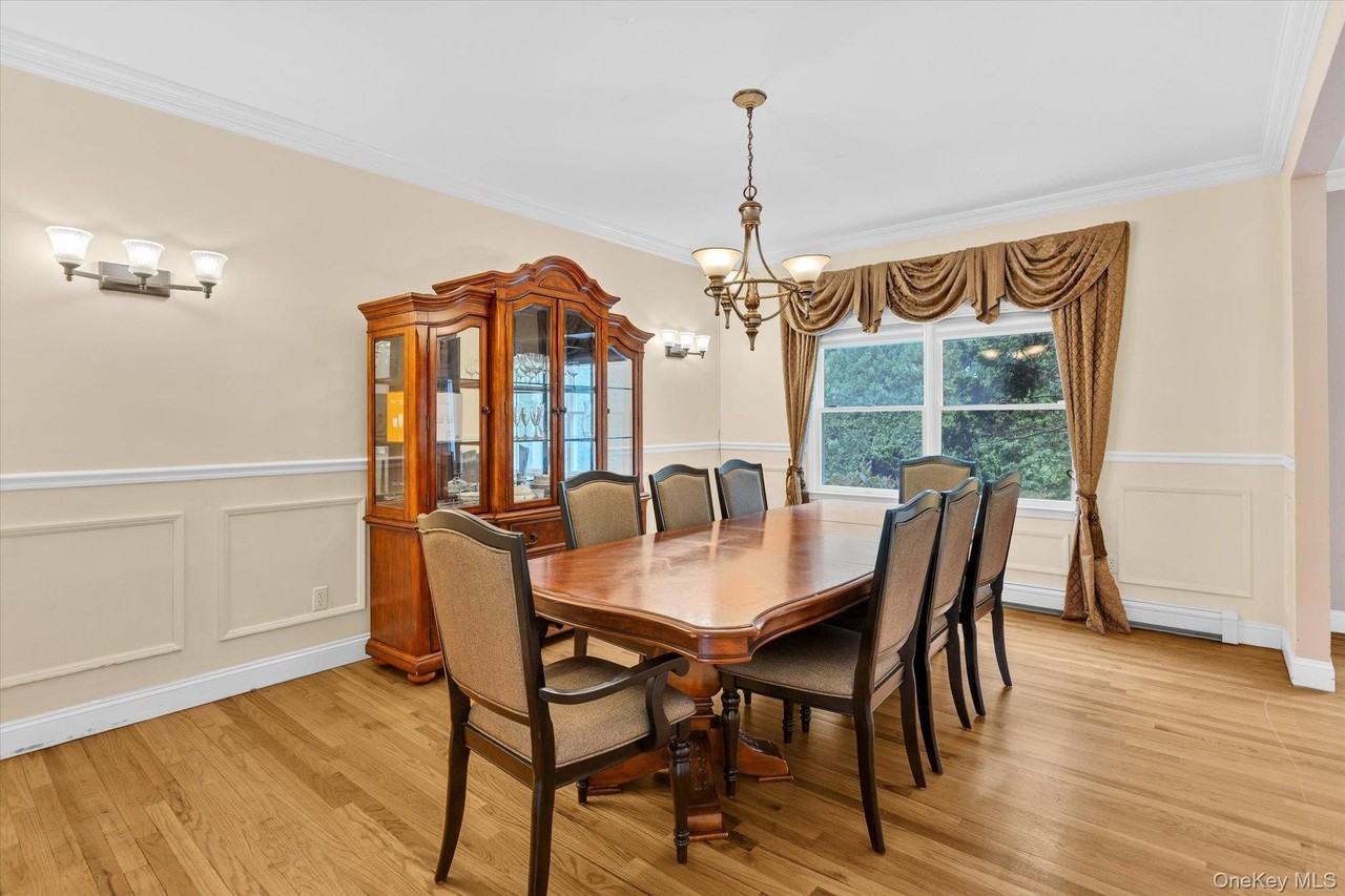 25 Pashen Pl - Photo 5 of 28