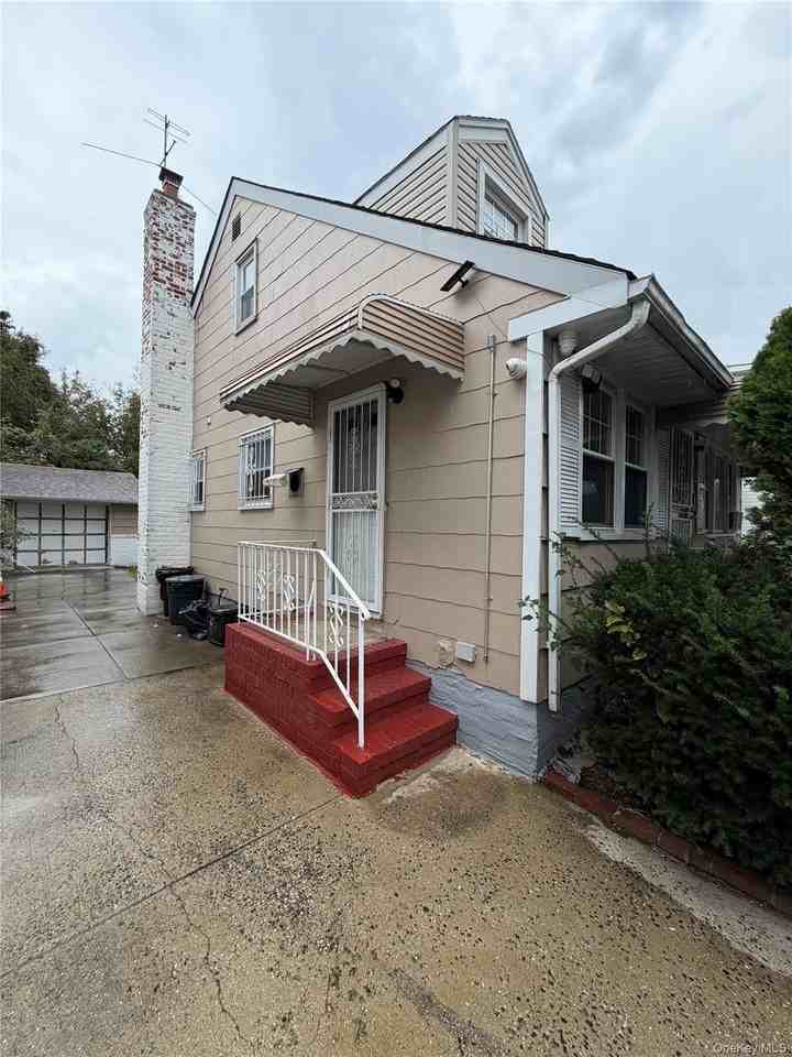 14730 Huxley St - Photo 2 of 11