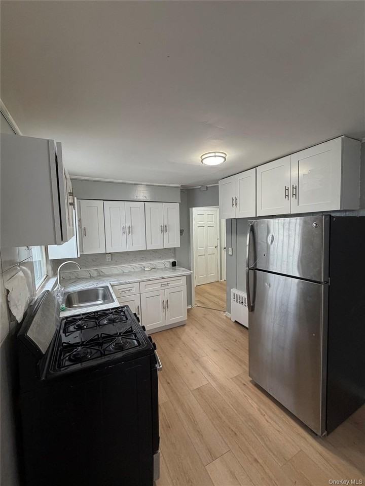 14730 Huxley St - Photo 3 of 11