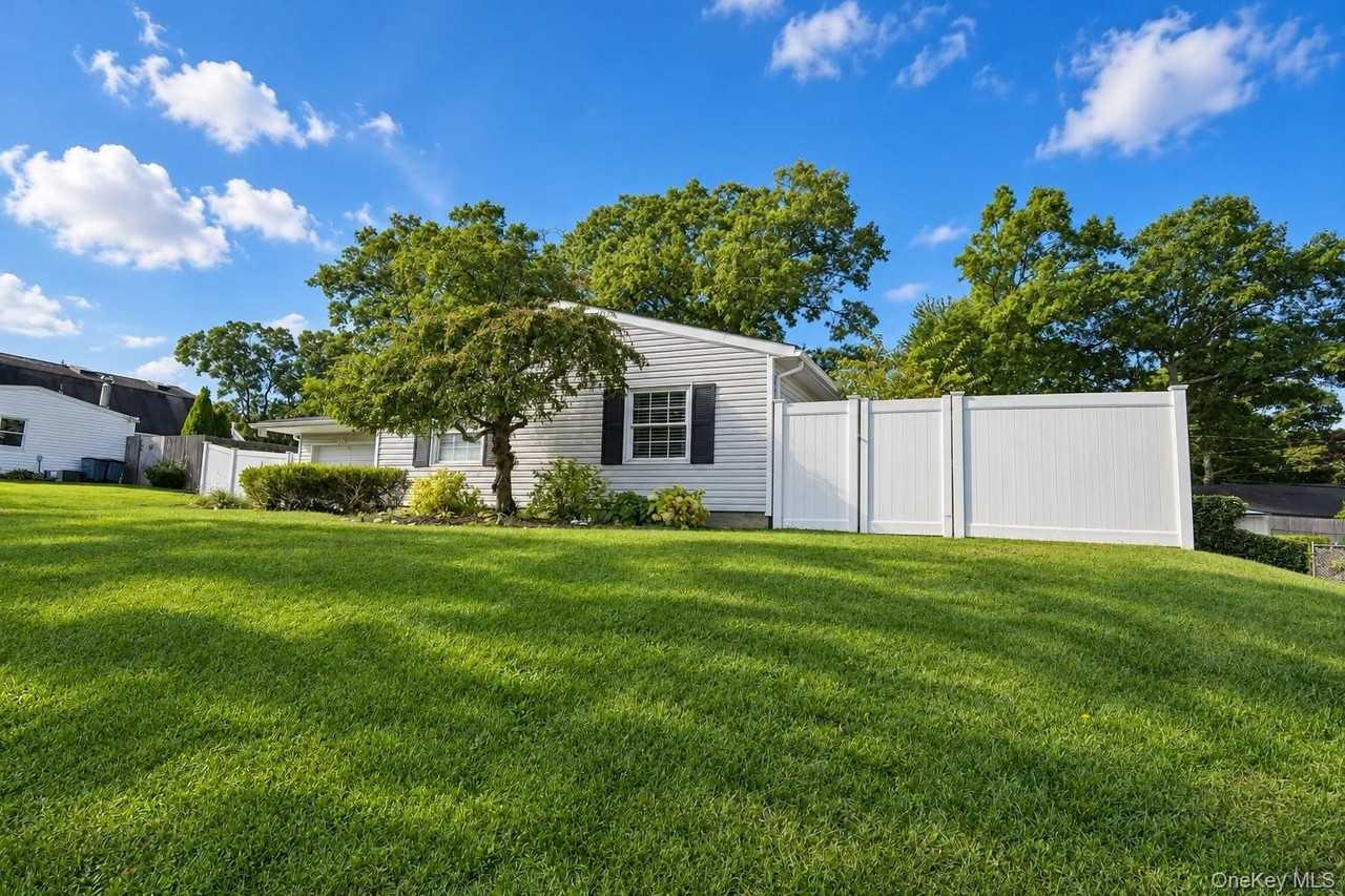 34 College Hills Dr - Photo 2 of 20