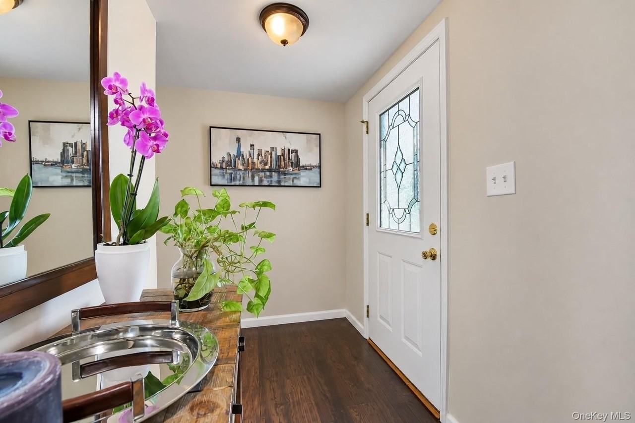 34 College Hills Dr - Photo 5 of 20