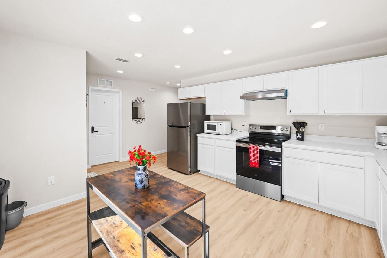 W 26th St - Photo 6 of 28