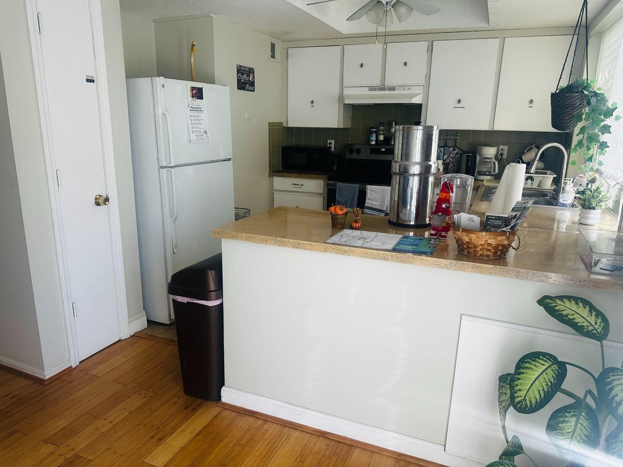 E 129th St - Photo 5 of 12