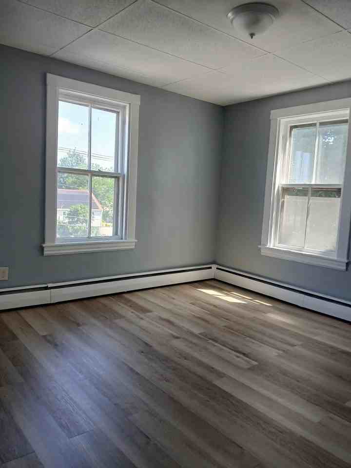 600 Warren Ave #3 - Photo 5 of 13