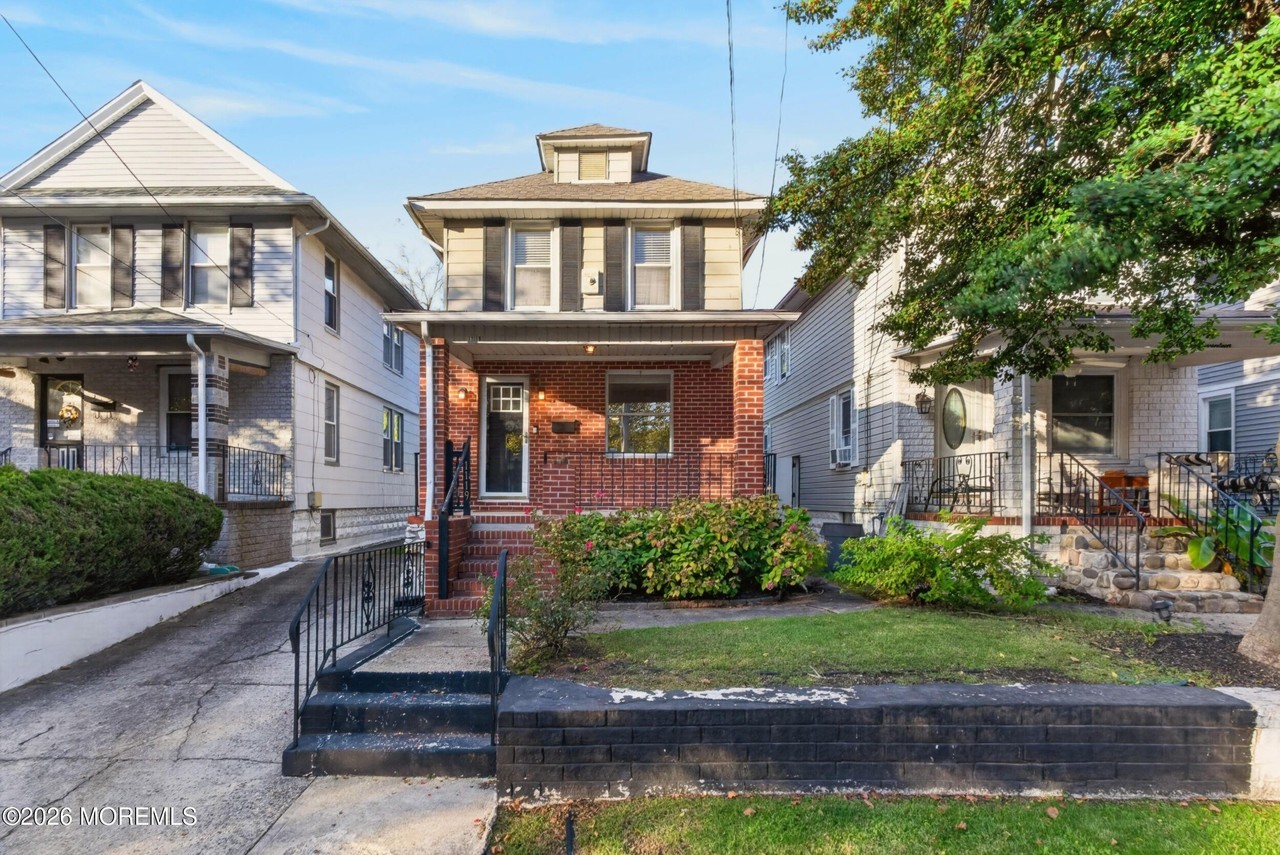 1119 1st Ave - Photo 3 of 29