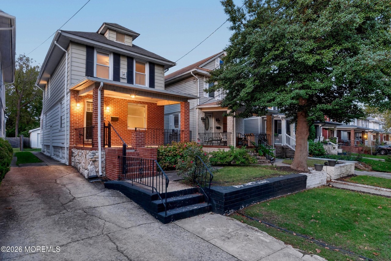 1119 1st Ave - Photo 4 of 29