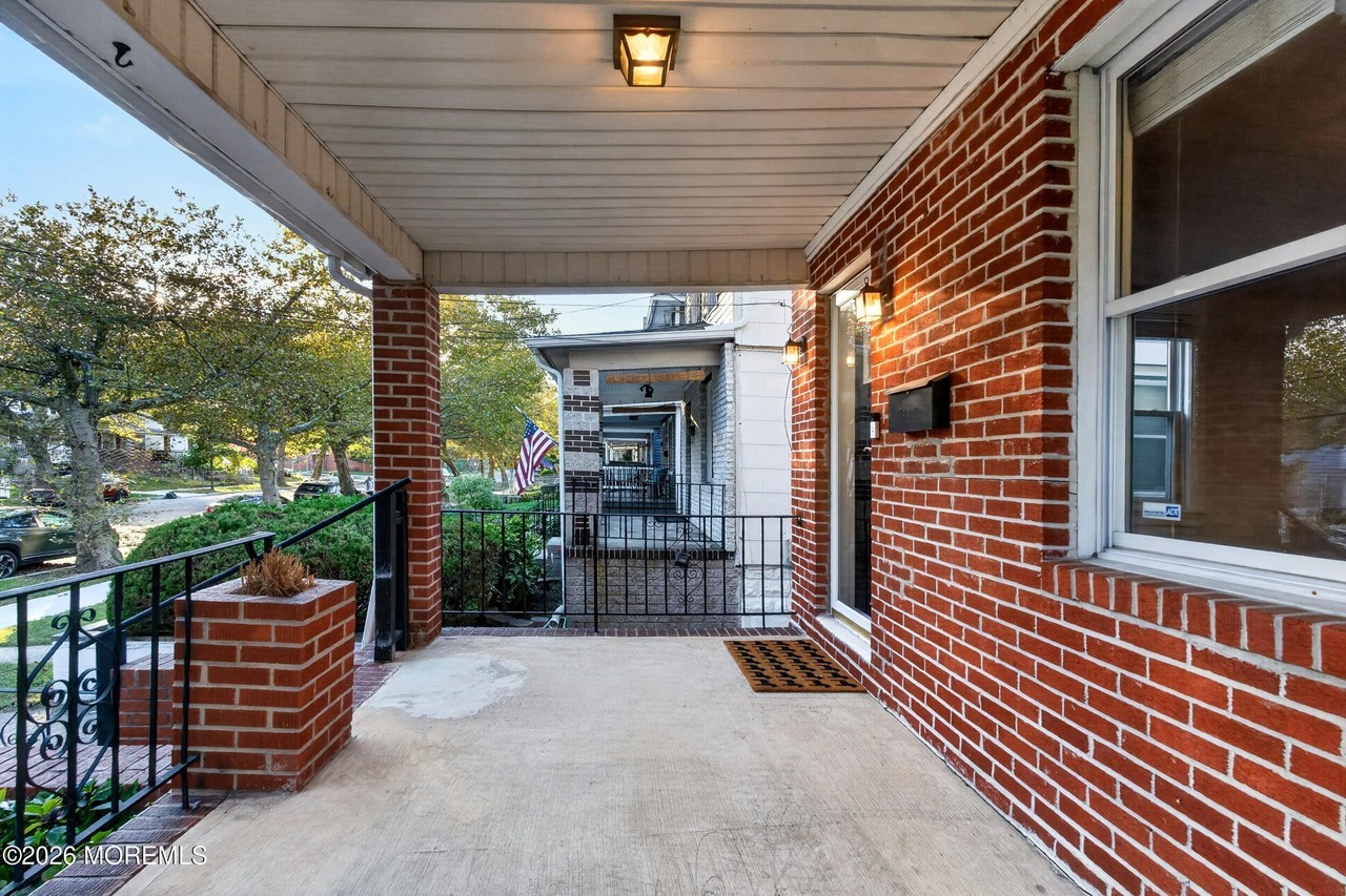 1119 1st Ave - Photo 6 of 29