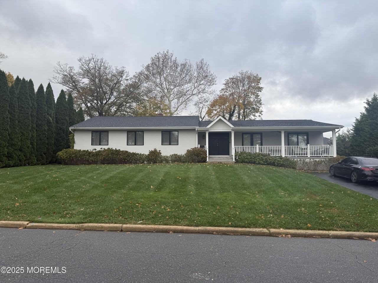 884 Red Oaks Dr