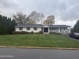 featured image of 884 Red Oaks Dr