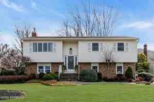 featured image of 2412 Homestead Ave