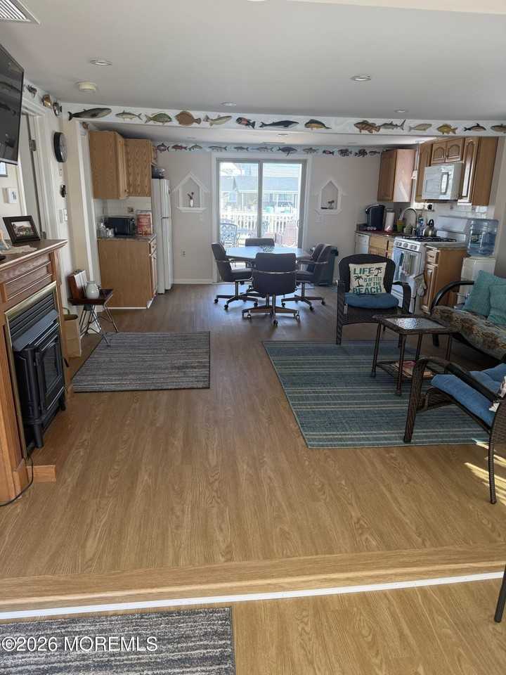 3456 Jefferson Ave - Photo 2 of 11