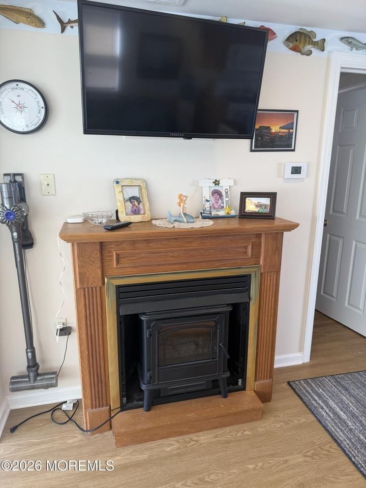 3456 Jefferson Ave - Photo 4 of 11