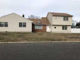 featured image of 8 Dwight Dr