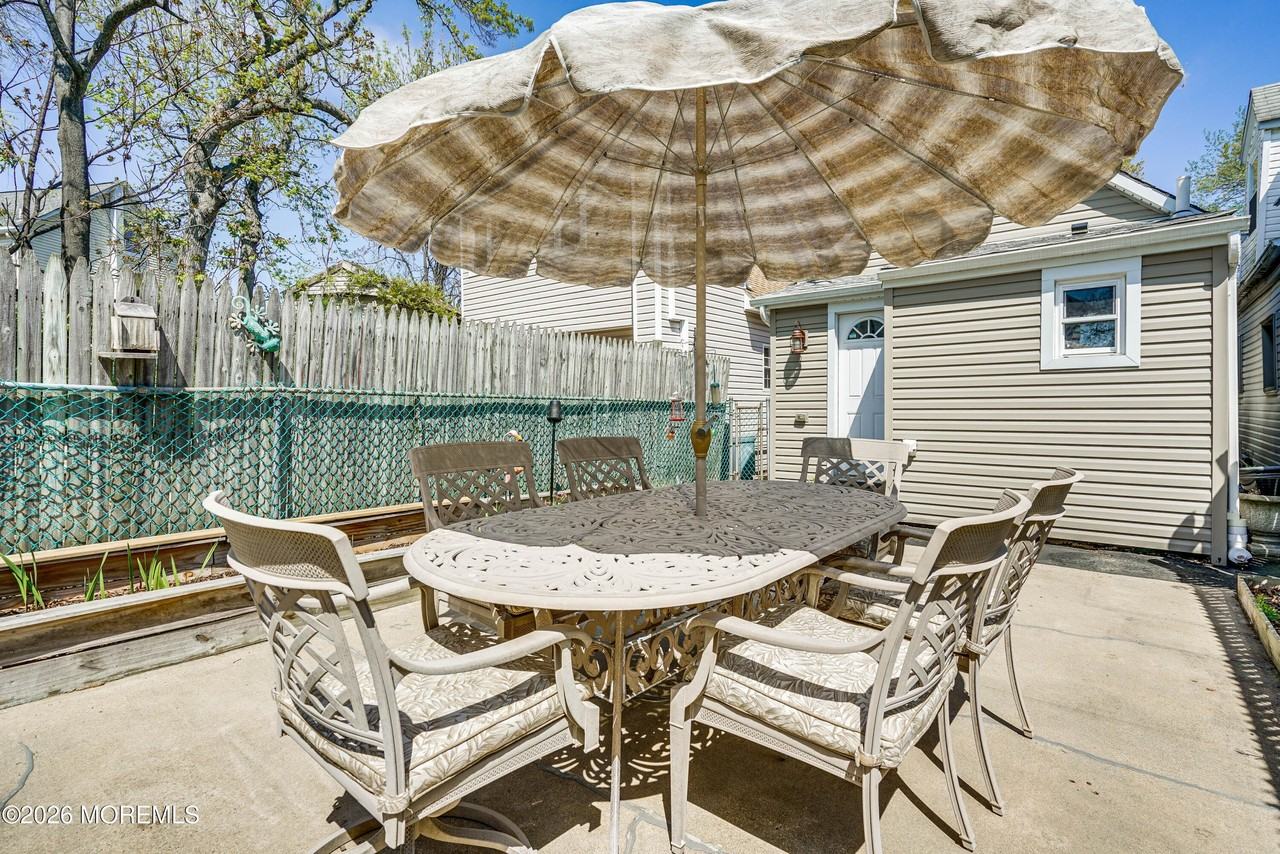 17 Walters St - Photo 5 of 39