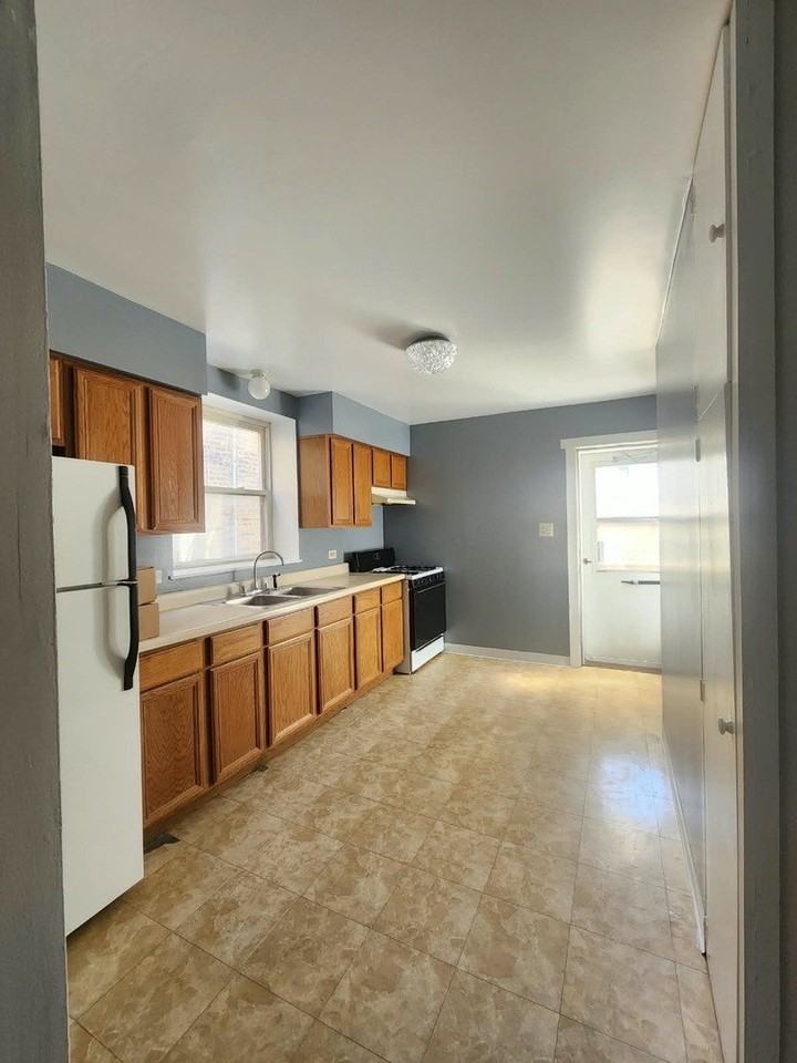 1644 N Luna Ave #1 - Photo 5 of 13