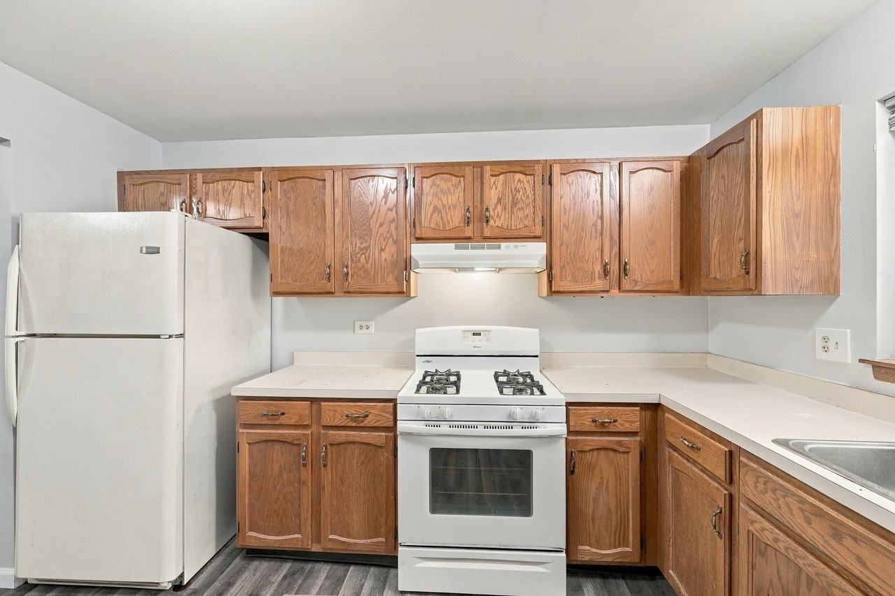 2107 Southwind Cir - Photo 6 of 15