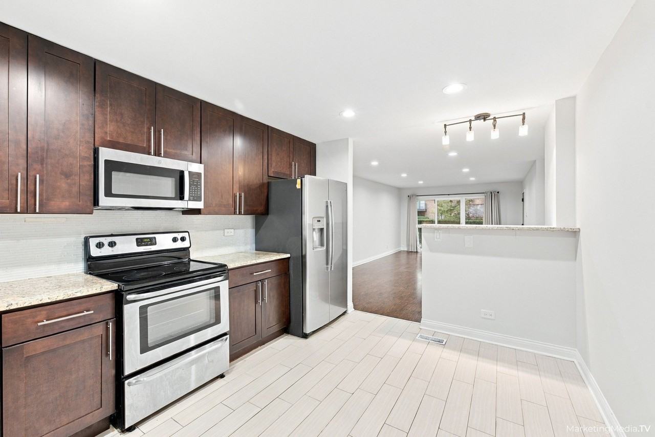 400 E Kensington Rd #B - Photo 2 of 31