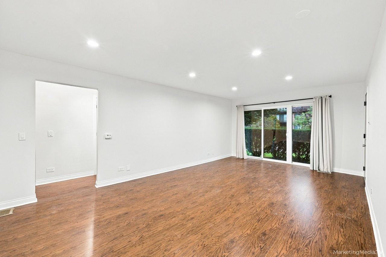 400 E Kensington Rd #B - Photo 7 of 31