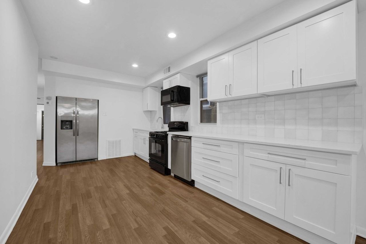 2937 N Washtenaw Ave #1 - Photo 3 of 22