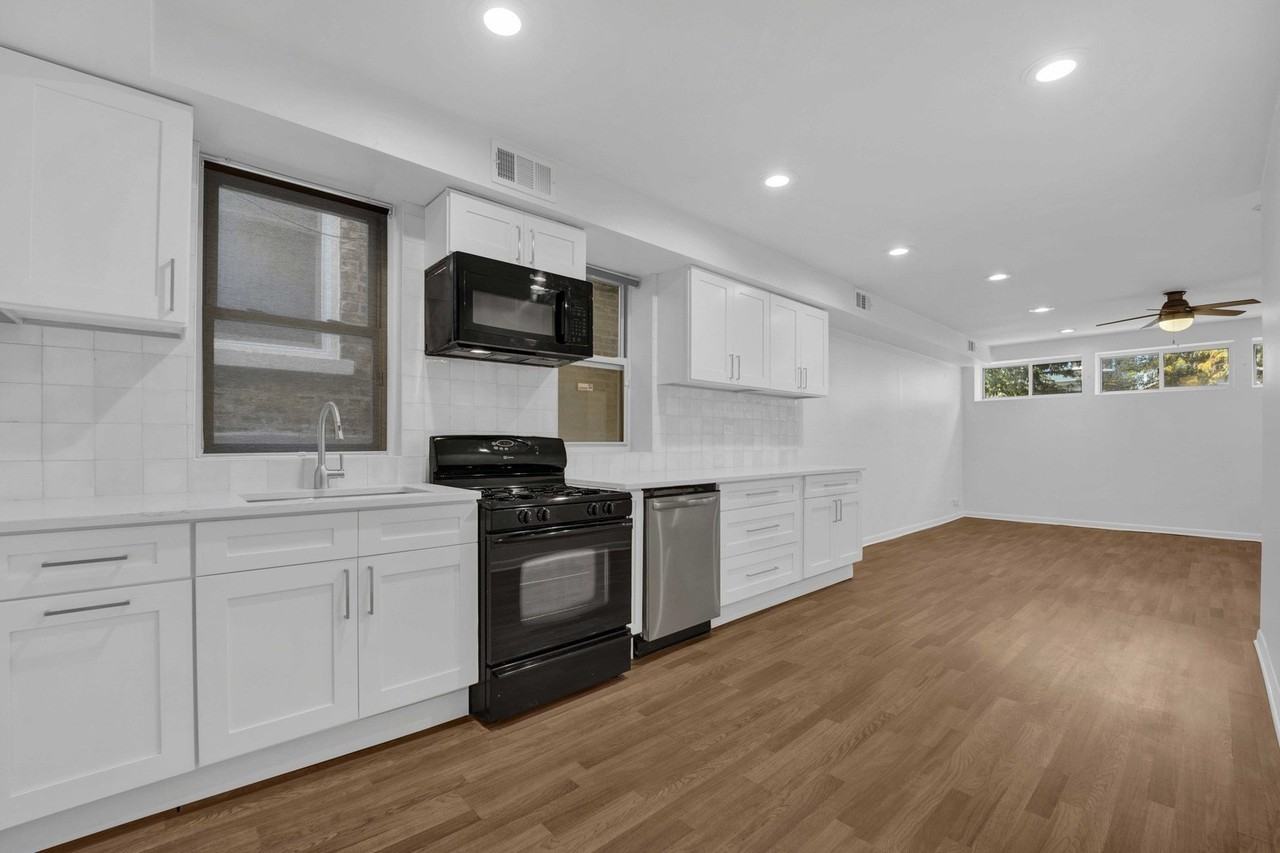 2937 N Washtenaw Ave #1 - Photo 4 of 22