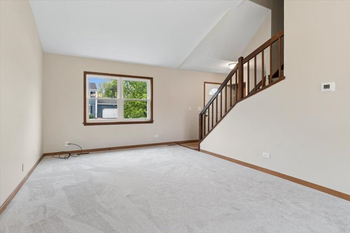1440 Carleton Ave - Photo 4 of 21